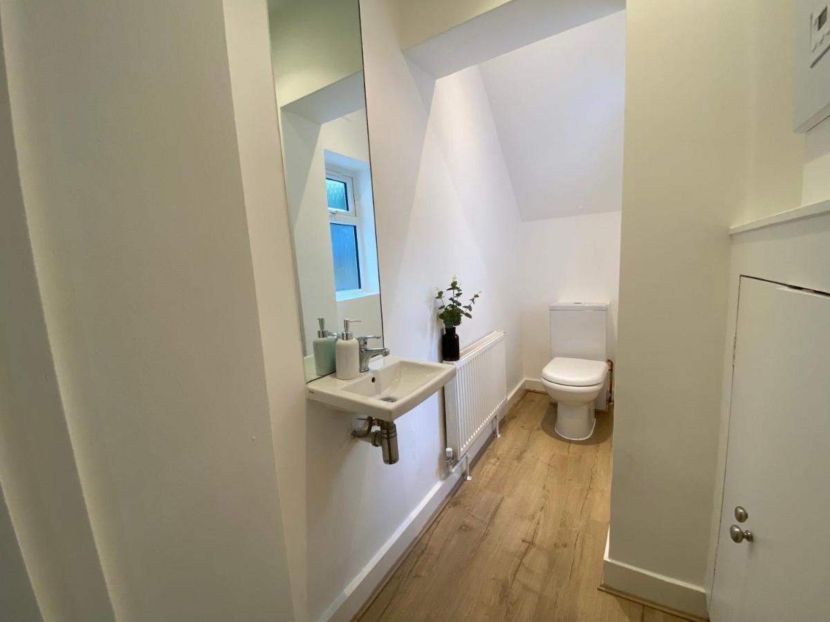 Fantastic Spacious Garden Flat With Own Private Entrance Londra Exterior foto