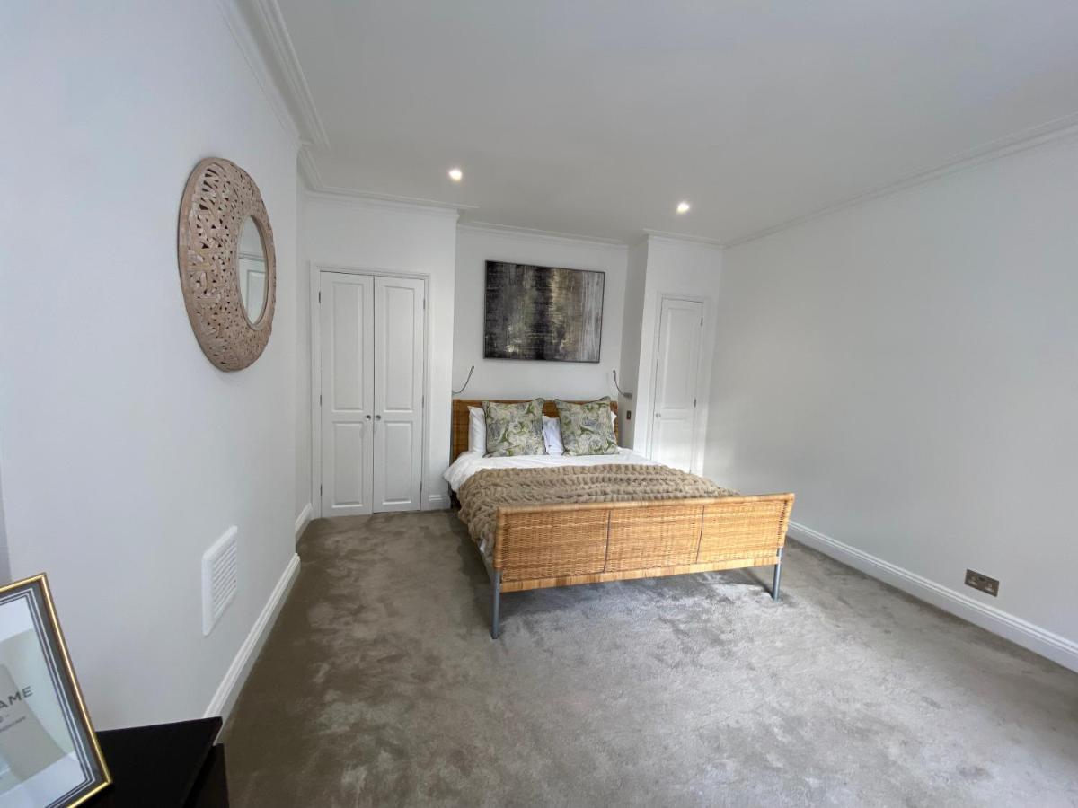 Fantastic Spacious Garden Flat With Own Private Entrance Londra Exterior foto
