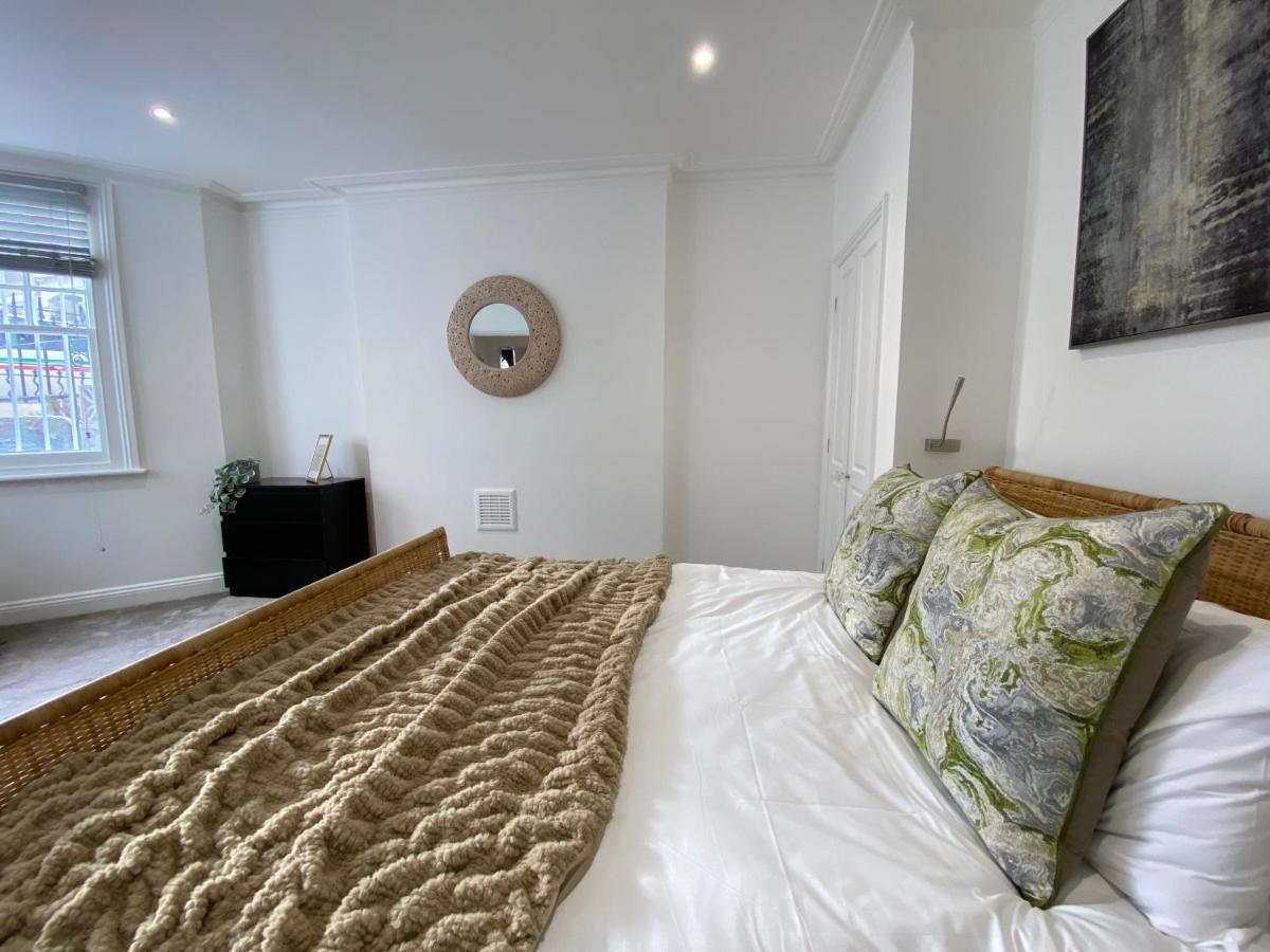 Fantastic Spacious Garden Flat With Own Private Entrance Londra Exterior foto
