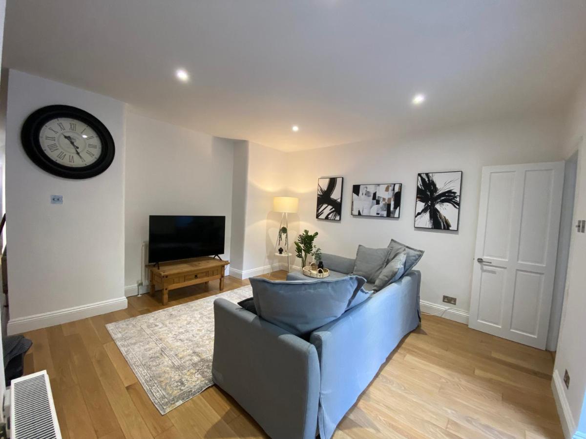 Fantastic Spacious Garden Flat With Own Private Entrance Londra Exterior foto
