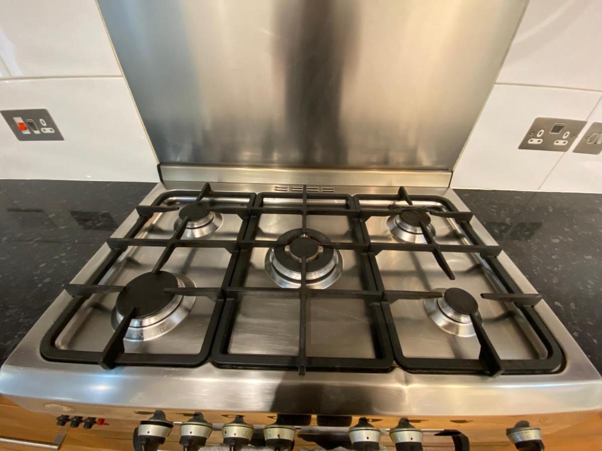 Fantastic Spacious Garden Flat With Own Private Entrance Londra Exterior foto