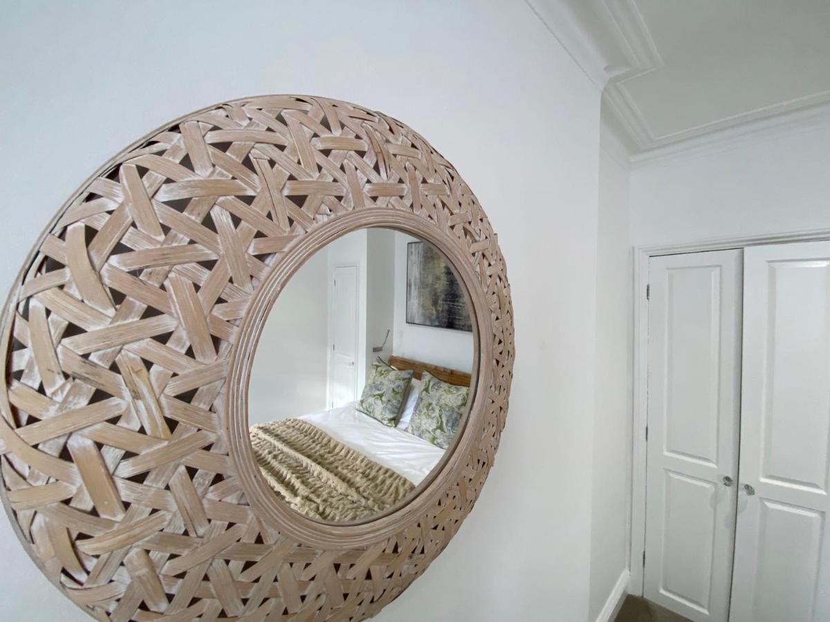 Fantastic Spacious Garden Flat With Own Private Entrance Londra Exterior foto